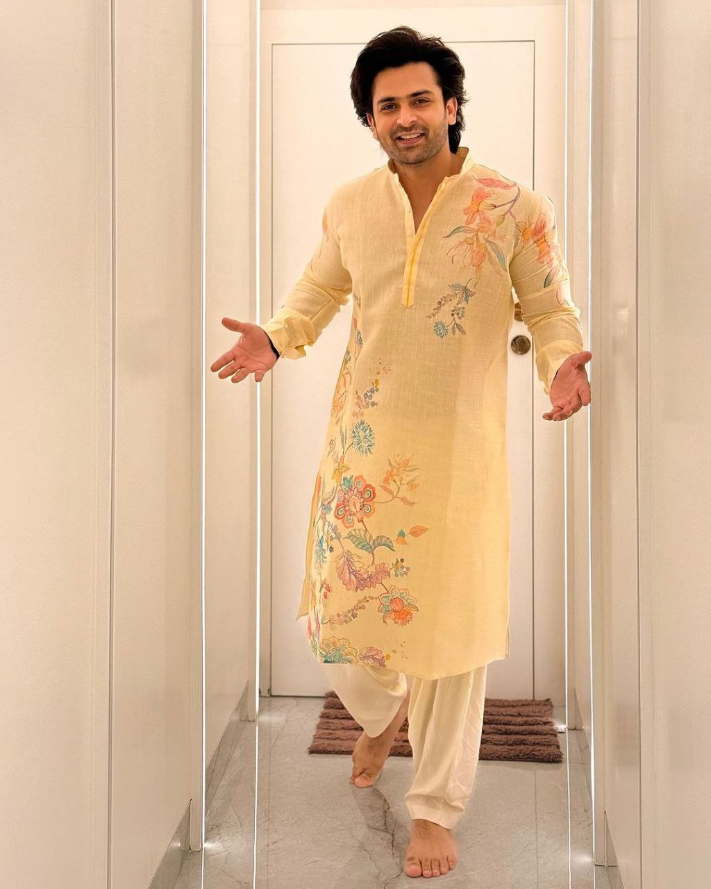 FLORAL PRINTED KURTA WITH PAJAMA SET