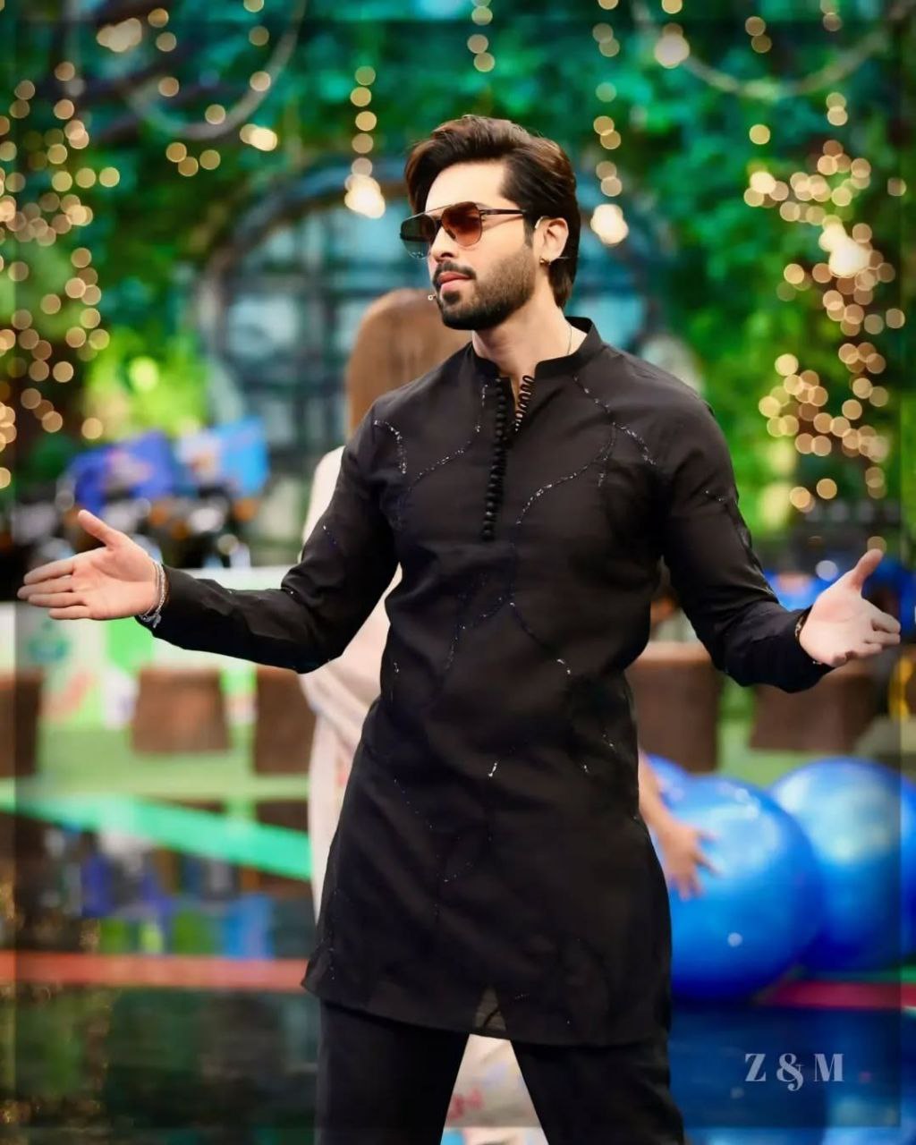 MEN'S SEQUENCE EMBROIDERED BLACK KURTA PANT SET
